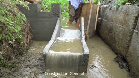 Blocking The Water Flow To Build Mini Hydroelectricity