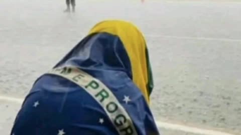 AVÔ DE 68 ANOS LAMENTA FIM DO BRASIL