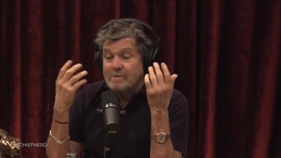 Rolling Stone founder says he wants the government to regulate the internet, Joe Rogan destroys him