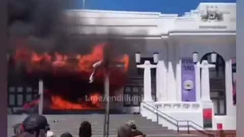 OLD PARLIAMENT HOUSE (Canberra, Australia) BURNS 🏰🔥🇦🇺