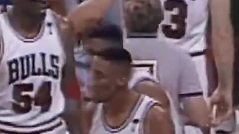 When Scottie Pippen STEPPED OVER Patrick Ewing!😏 #nba