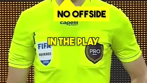 What the referee did is incredible 🤣