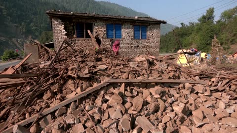 Nepal quake survivors say they 'have nothing left'