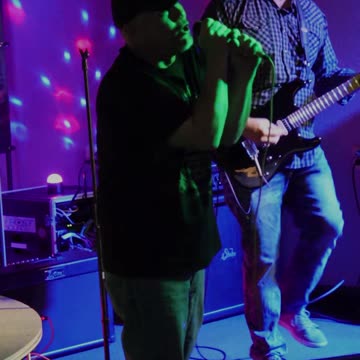 Sourpuss band sings Stone Temple Pilot's song Unglued