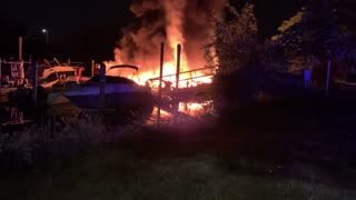 Fire breaks out at Arlington, VA marina