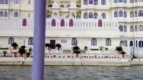 Udaipur City Palace Looks From Lake Pichhola