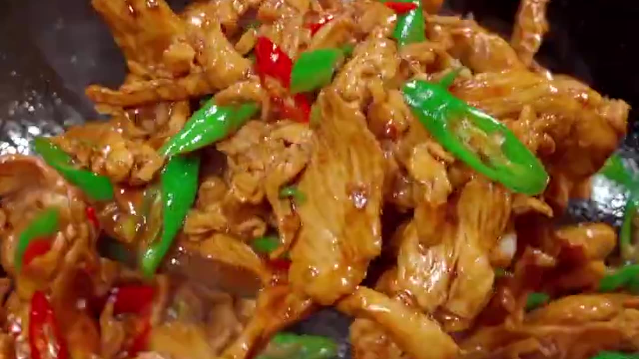 EASY_STIR-FRIED_CHICKEN_BREAST_WITH_CHILI_PEPPER_RECIPE