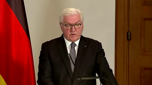 'Stop the craziness of this war' -German president