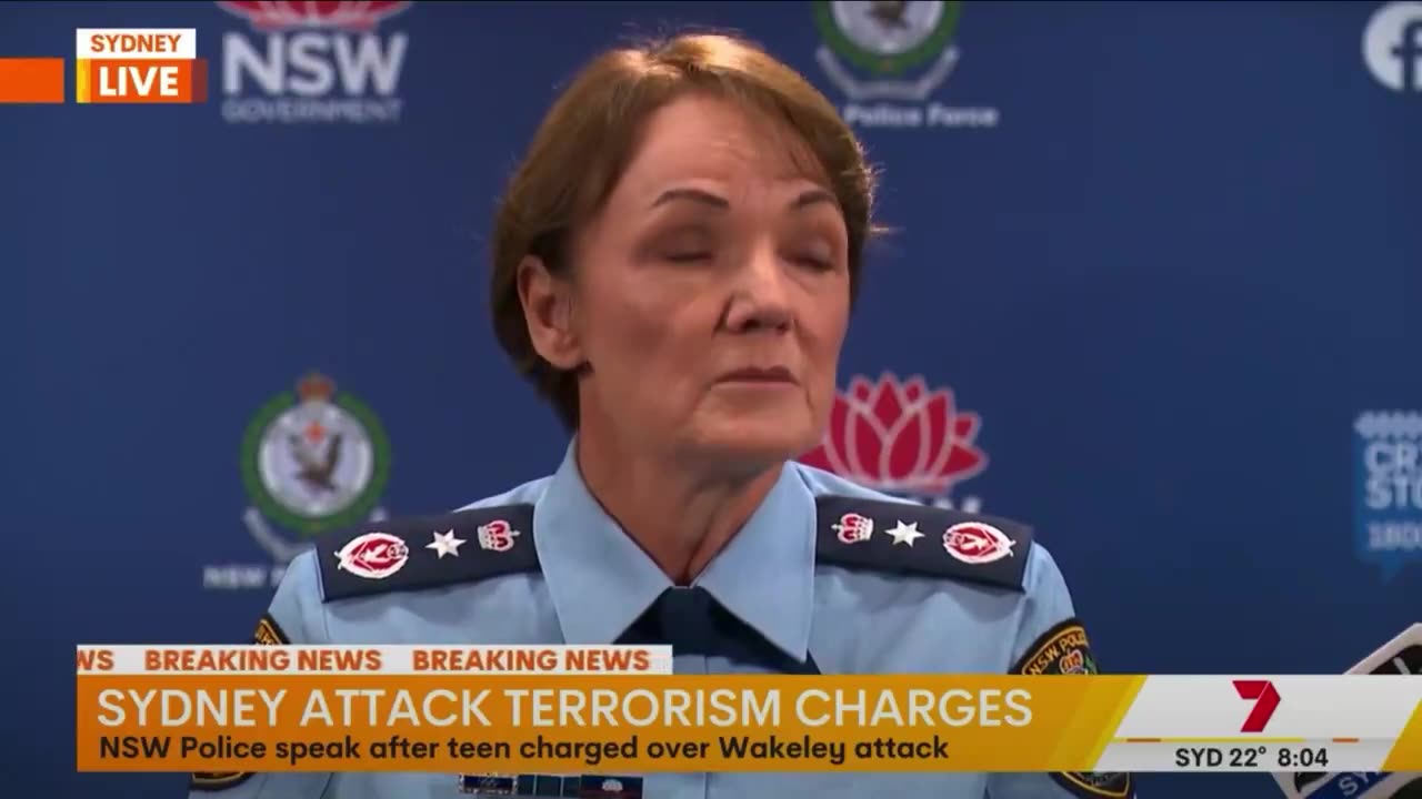 AU cop says 'WE are your source of Information! - lots of disinfo out there - Only listen to us!