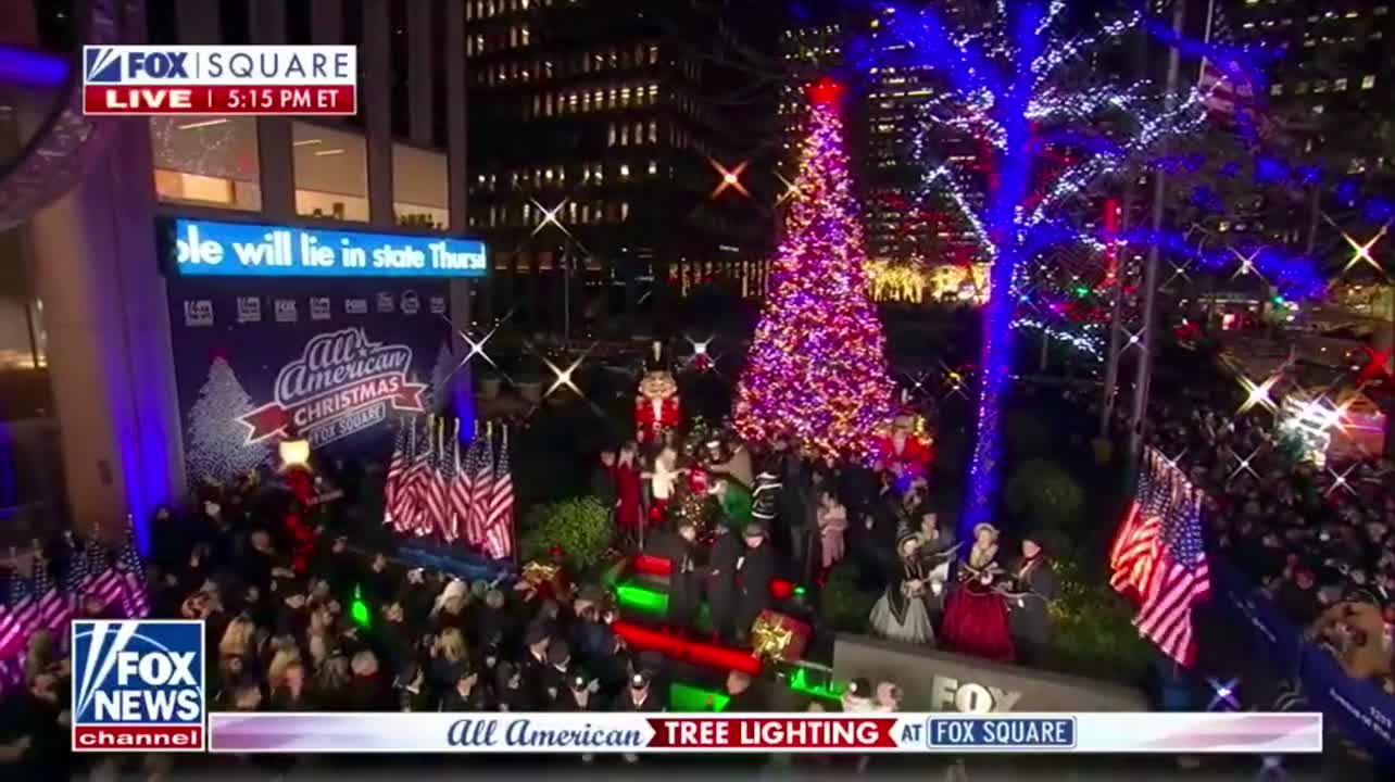 Fox's Festive Christmas Tree Re-Lighting