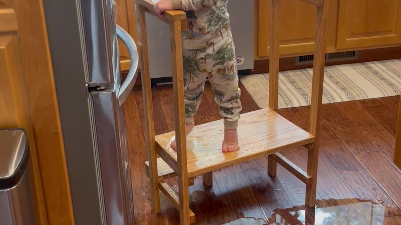 Toddler Floods Kitchen Floor With Water