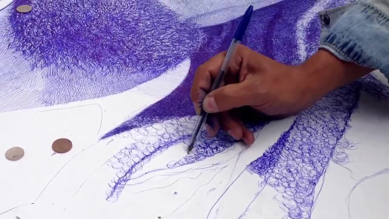 Artist Creates Amazing Portrait Using Pens And A Canvas