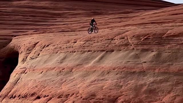 1875# MTB DH Moab Desert Utah