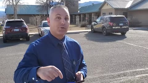 Asking Cops The Same Silly Questions They Ask Us - Arizona Cop Gets Flustered