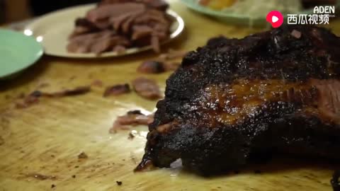 Enjoy the delicious Texas barbecue together