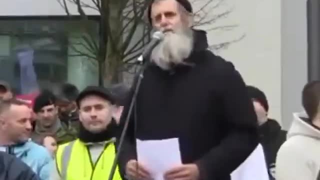 Rabbi Makes Hilarious Mistake