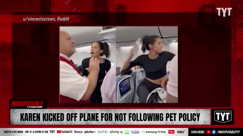 Karen Gets Booted From Flight For Sneaking Dog Out Of Carrier_p3