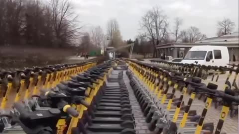 🛴A flock of scooters was spotted in Victory Park, St. Petersburg .