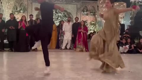 Hania Amir dance with