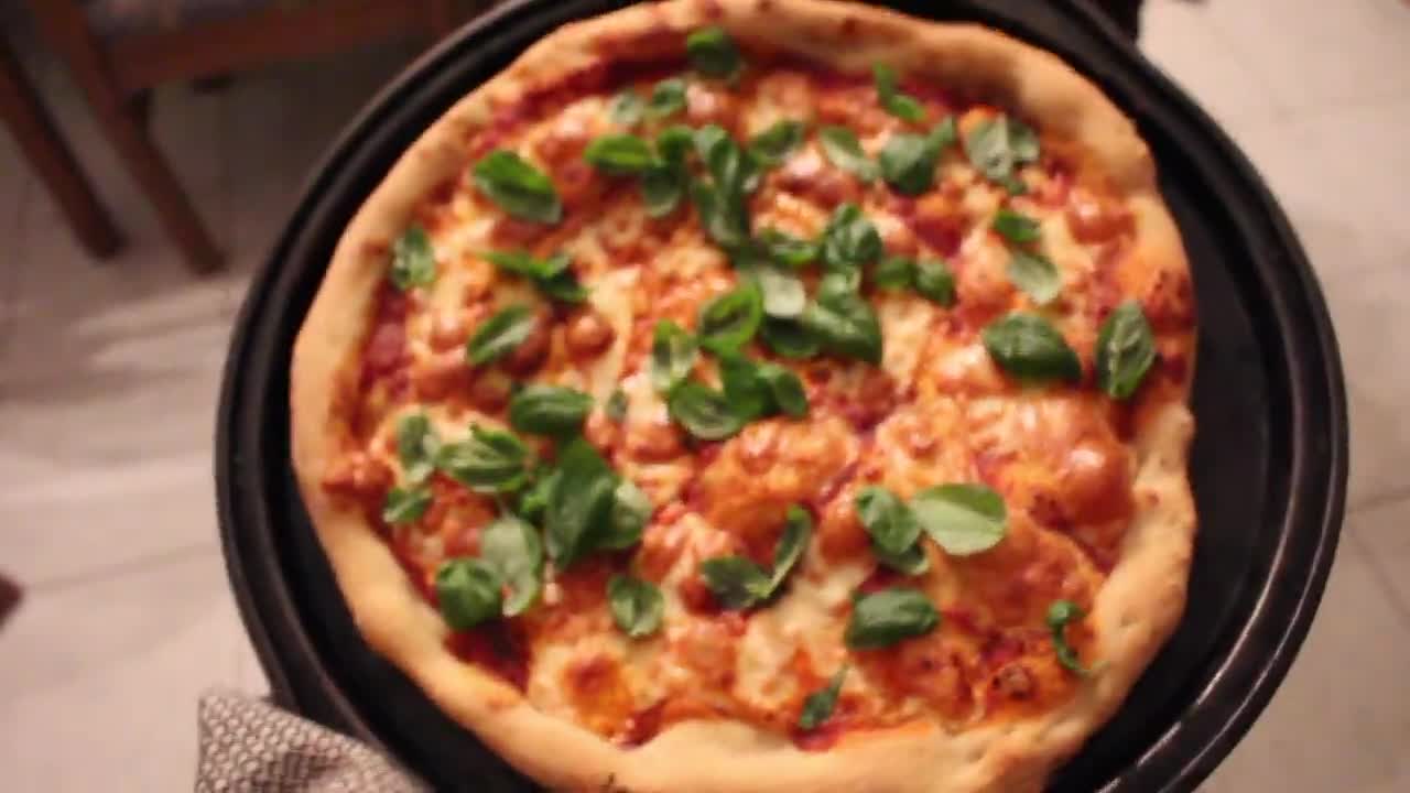 Making Margherita Pizza in the Dark-Authentic Canadian Food-La Cuisine Cooking Show