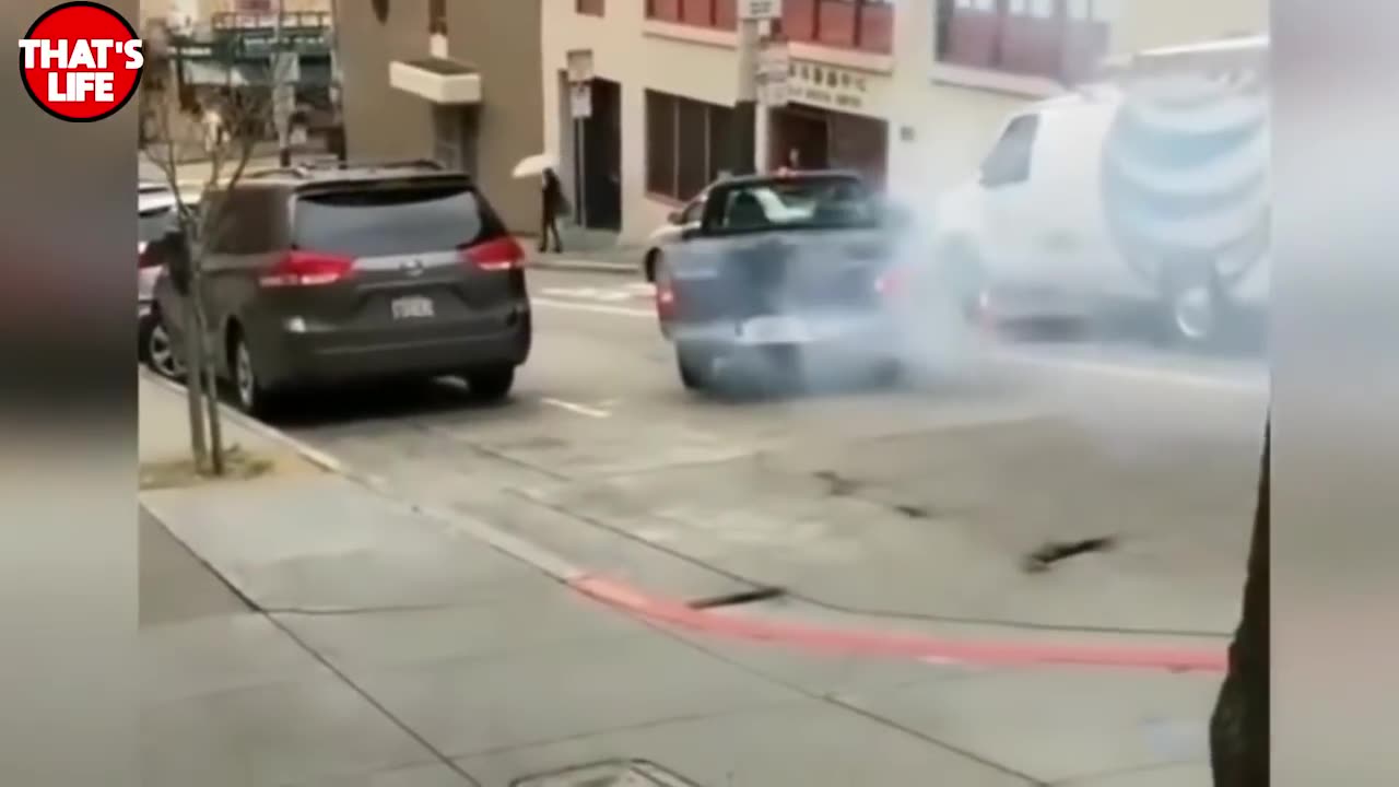 CAR CRASH FUNNY VIDEO
