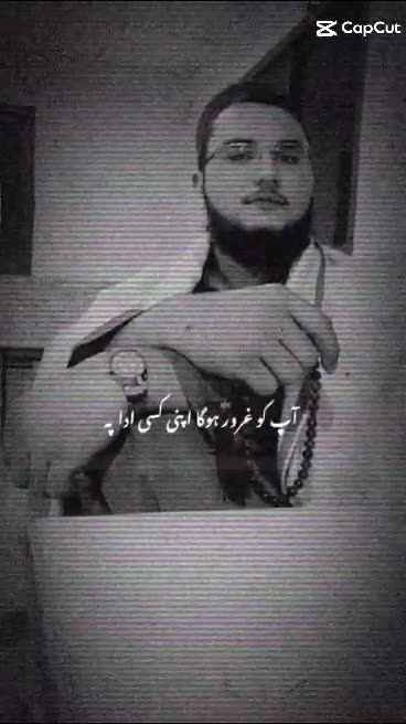 Funny Golden Retriever Reaction to Meeting with Tiny Kitten