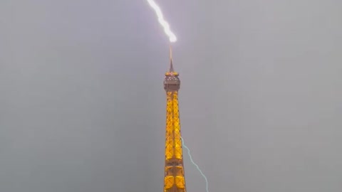 Eiffel Tower struck by lightning ⚡️