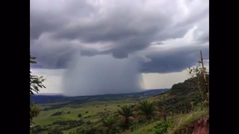 Downpour in Columbia Caught On Camera