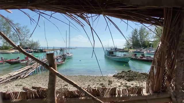 Na cabana com som relaxante vendo a Lagoa tranquilo/In the cabin with relaxing sound
