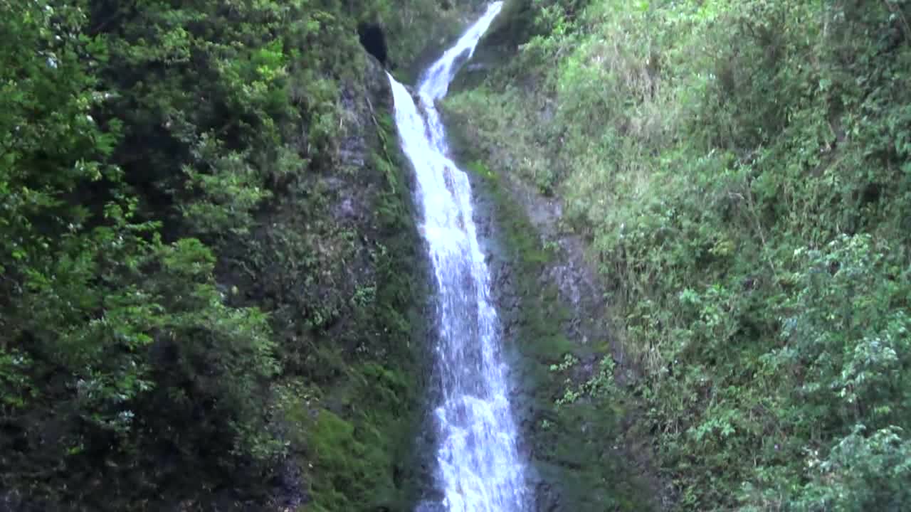 Honolulu, HI — Lulumahu Falls