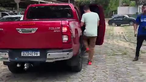 Ibama devolve capivara Filó para Agenor Tupinambá após decisão da Justiça