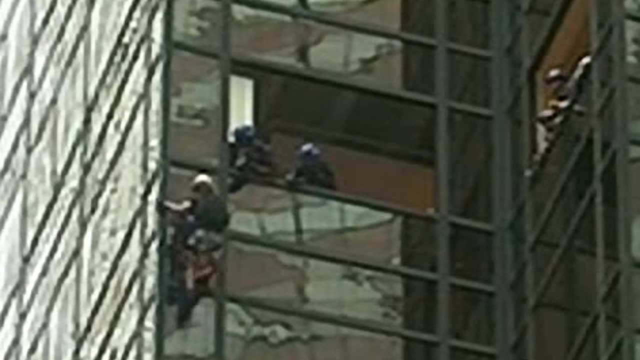 Man Climbs Trump Tower