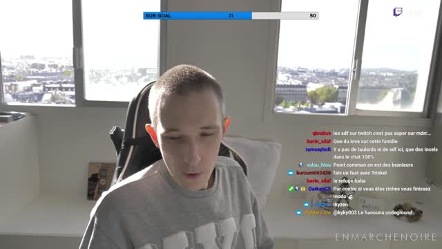 2022-11-01 (8) - Triskel = punchliner de droite - Twitch Enmarchenoire (clip)