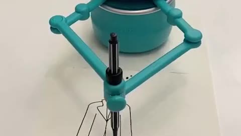 Cute Little Robot can draw anything