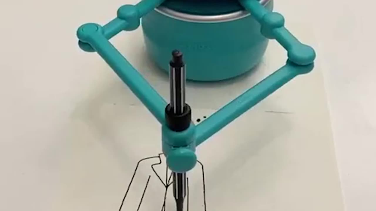 Cute Little Robot can draw anything