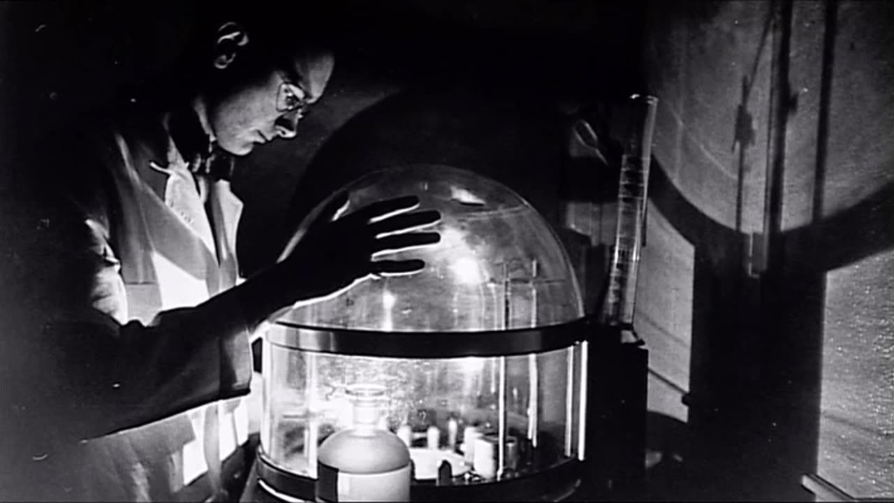 2001: A Space Odyssey (Featurette - Look: Stanley Kubrick!)