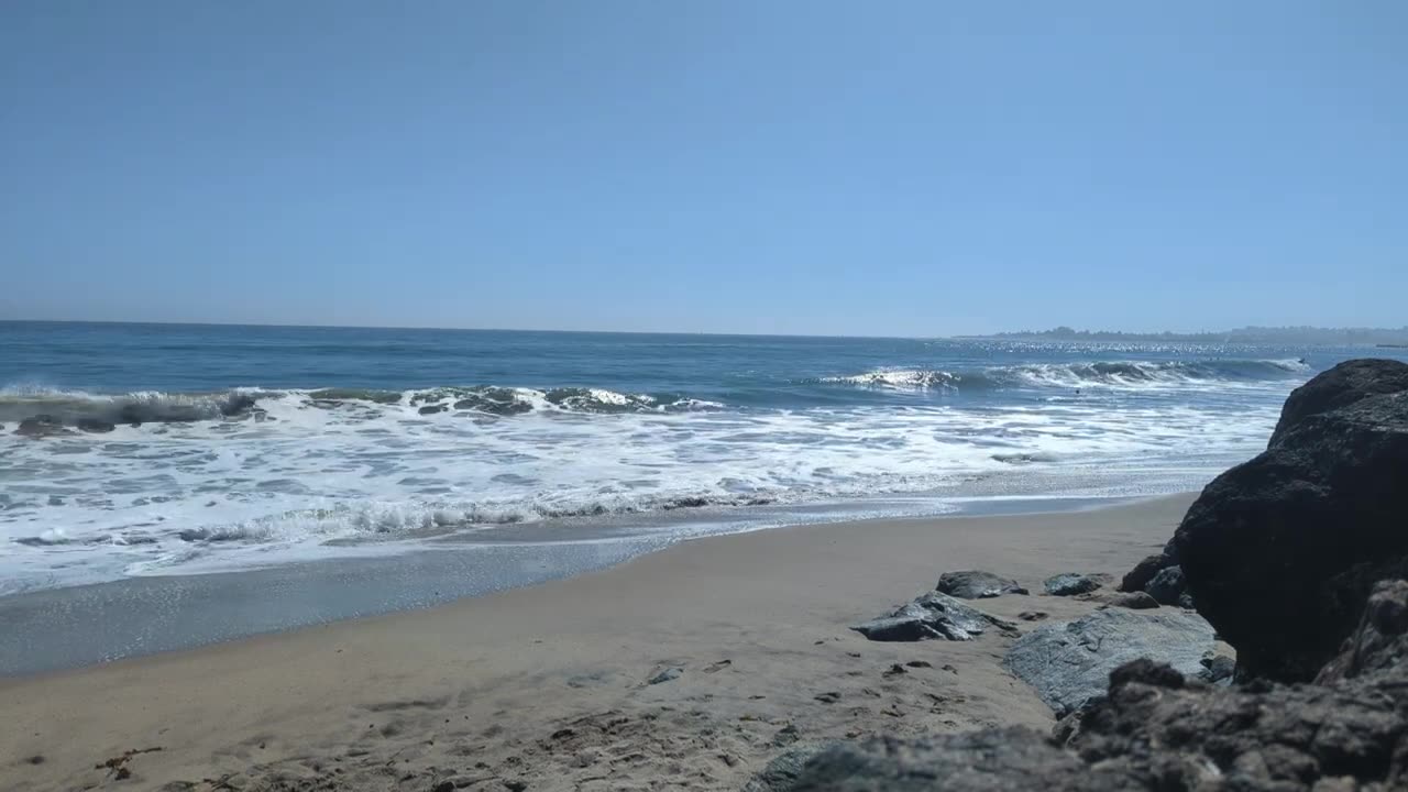 Sounds of The Monterey Bay with Waves and Wind