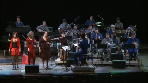 ARRIGO BARNABÉ - CLARA CROCODILO