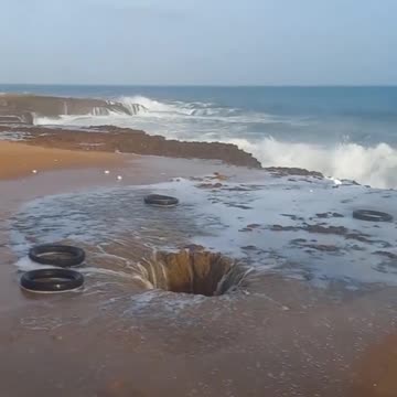 Weird Volcano Alike Hole Found In Balochistan😱