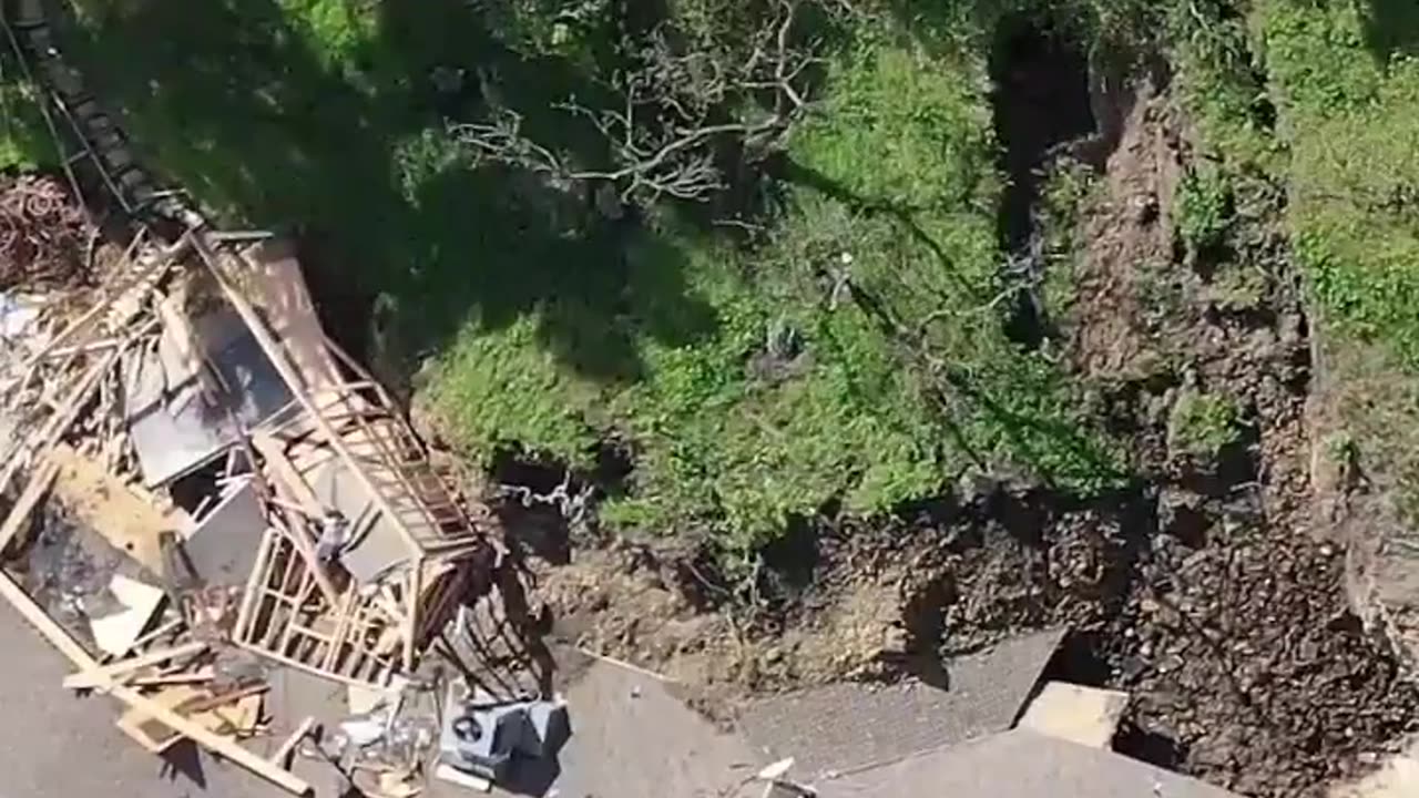 A landslide on North Ventura Canyon Avenue in Los Angeles (USA).