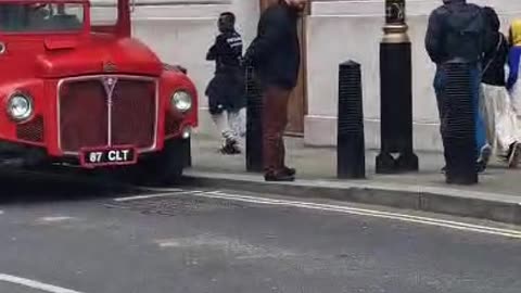 UK: A tour to enjoy the 'Rich' Muslim history of London.. Probably a globalist alternative history