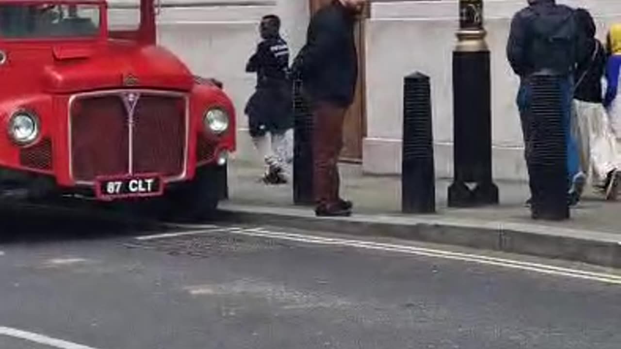 UK: A tour to enjoy the 'Rich' Muslim history of London.. Probably a globalist alternative history
