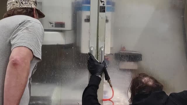 C n C routing machine