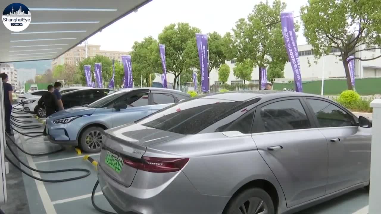 China launches solar-powered ULTRAFAST charging station, capable of charging 20 cars in 8 mins