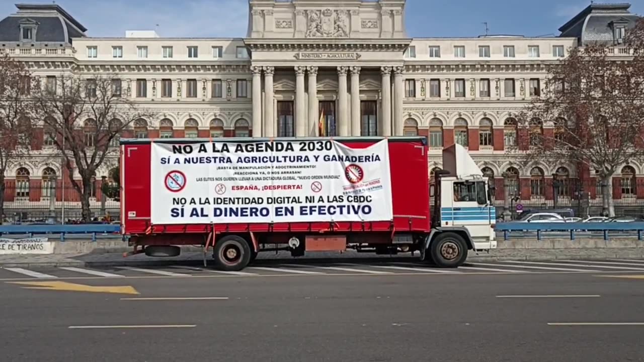 El camión disidente frente al Ministerio de Agricultura 1.