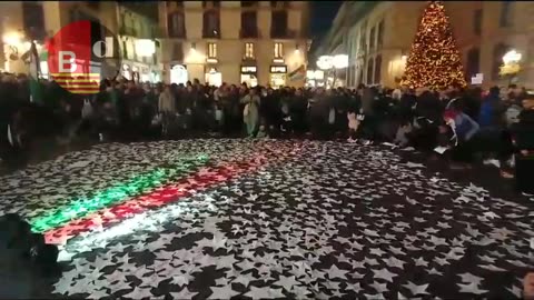 Estrellas en la Plaza Sant Jaume por los niños asesinados en Gaza