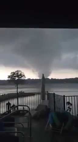 Large Tornado at Lake of Egypt, IL May 26, 2024