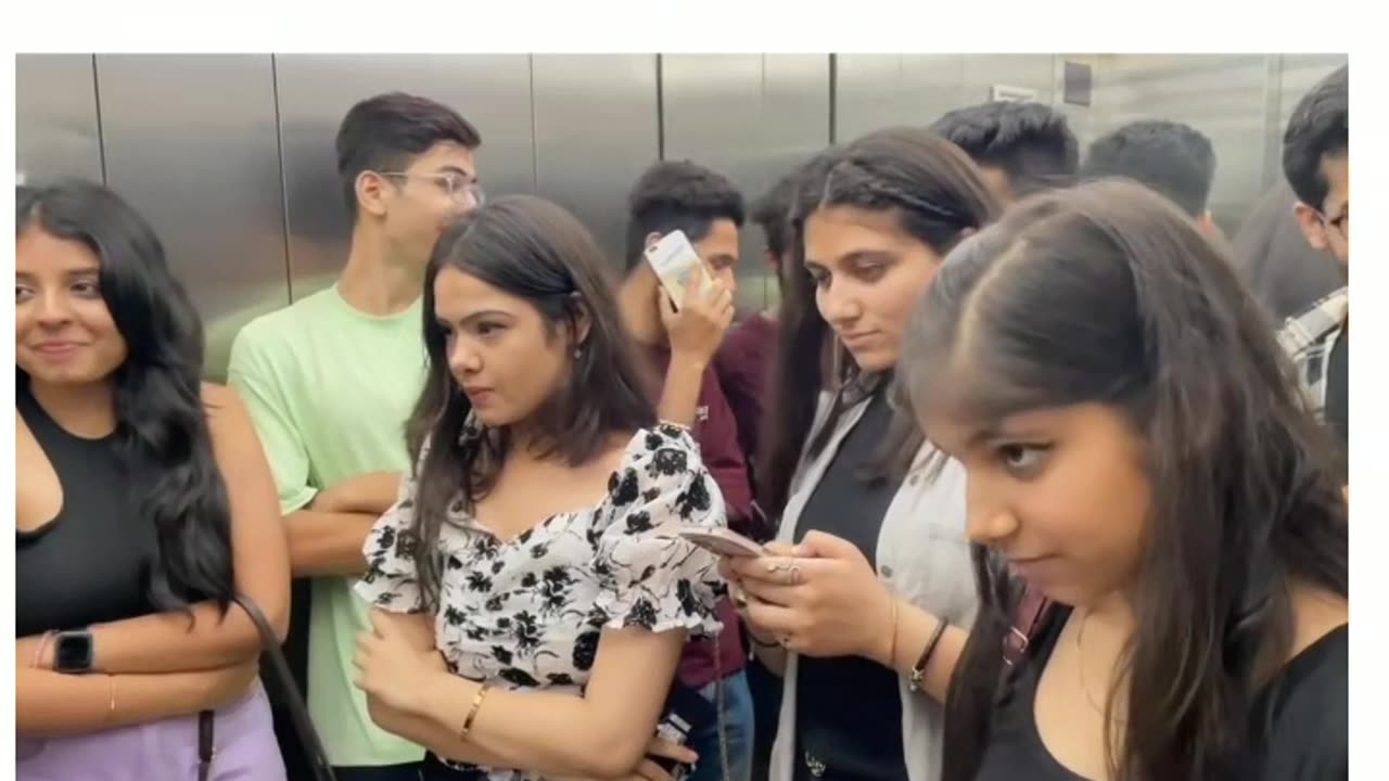 Public prank 🤣🤣🤣🤣