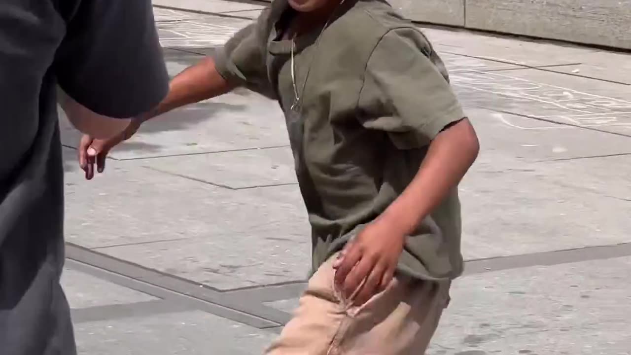 Kid pulls off impressive skateboarding trick