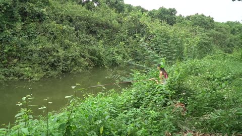 Amazing Fishing - Big Fishing Girl - Traditional Hook Fishing